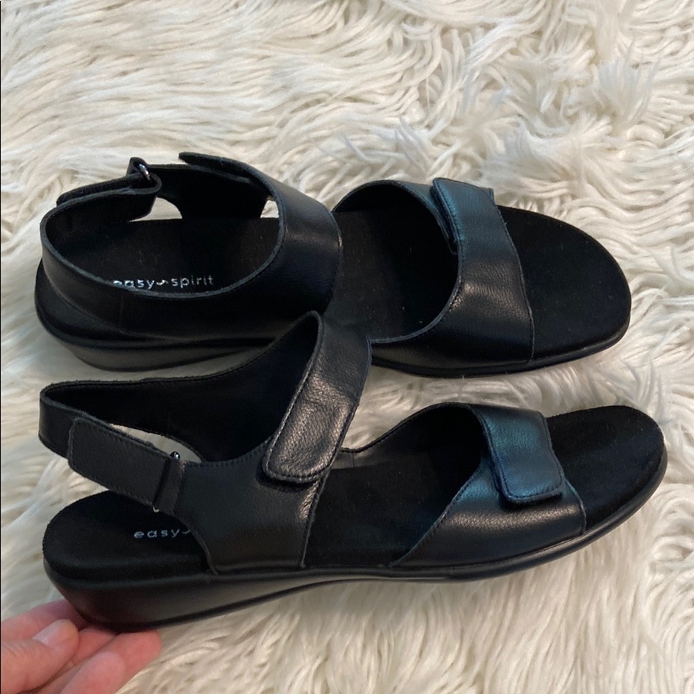 Easy Spirit Black Sandals Comfortable and Stylish leather upper size 9.5 BNWOT